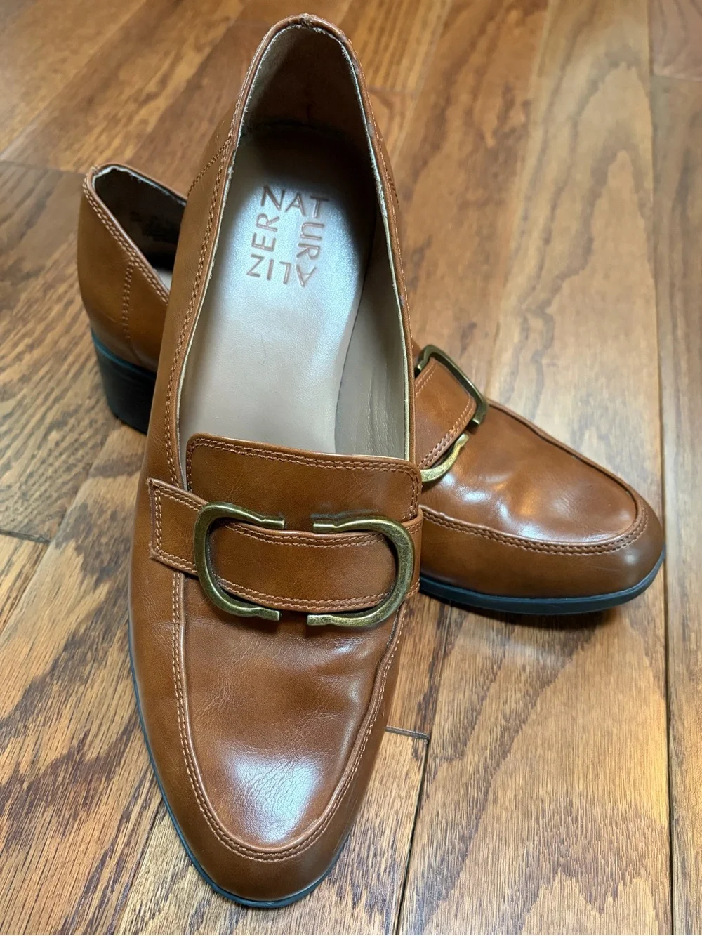Naturalizer Natesa loafers brown tan gold buckle size 9